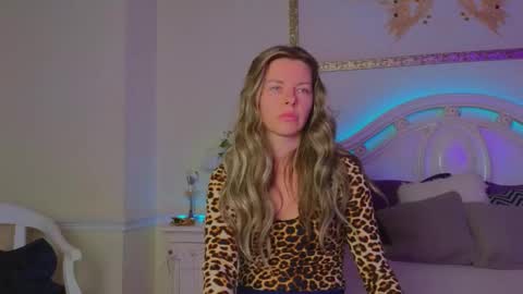 Luna Rishi online show from October 10, 11:48 am