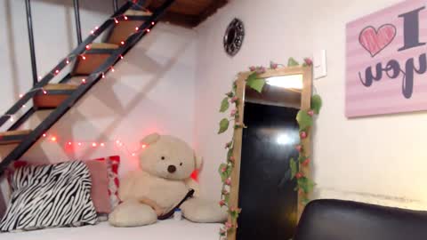 Snapshot of lunasky83 chatting on January 8, 5:37 am luna online show from January 8, 5:37 am