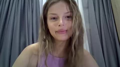 Snapshot of lunav7 chatting on September 15, 6:37 pm Luna  online show from September 15, 6:37 pm