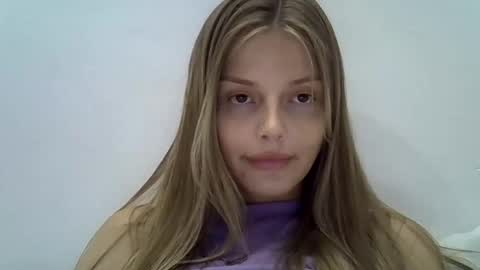 Snapshot of lunav7 chatting on October 10, 7:52 pm Luna  online show from October 10, 7:52 pm