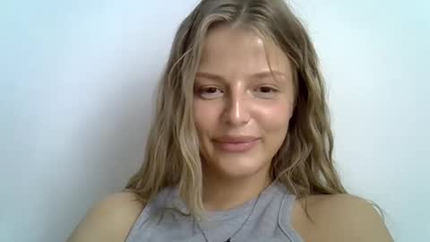 Snapshot of lunav7 chatting on September 9, 1:33 pm Luna  online show from September 9, 1:33 pm