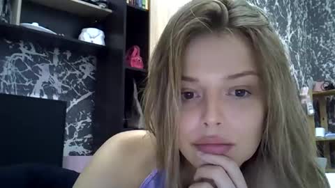 Snapshot of lunav7 chatting on October 30, 7:15 pm Luna  online show from October 30, 7:15 pm