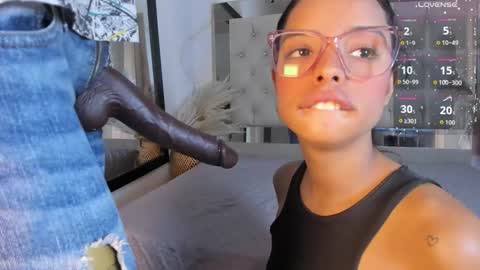 Snapshot of lunna__tylor chatting on October 5, 4:50 am lunna__tylor online show from October 5, 4:50 am