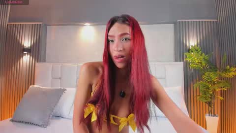 L U N N A online show from March 18, 4:39 am