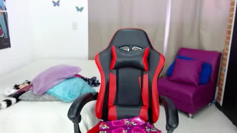 Snapshot of lunoox_ chatting on October 15, 3:25 pm LunoxLili online show from October 15, 3:25 pm