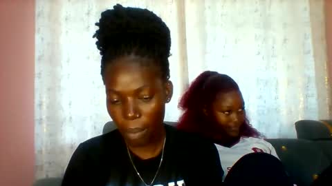 luo_queen online show from April 10, 9:15 am