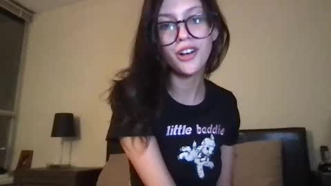 Liv 3 online show from March 7, 2:46 am