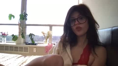 Liv 3 online show from March 8, 8:24 pm