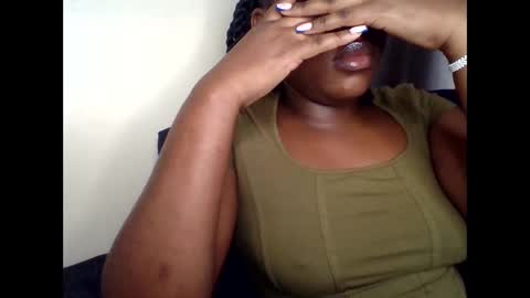 lustrous-choco online show from April 13, 11:38 pm