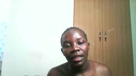 Snapshot of lusty_aura chatting on October 19, 9:22 am aura online show from October 19, 9:22 am