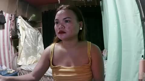 Snapshot of lusty_babe25 chatting on December 5, 6:43 am Flora Mae online show from December 5, 6:43 am