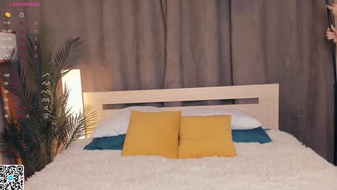 Isabel online show from December 7, 7:10 pm