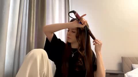 Adele online show from March 6, 8:53 am