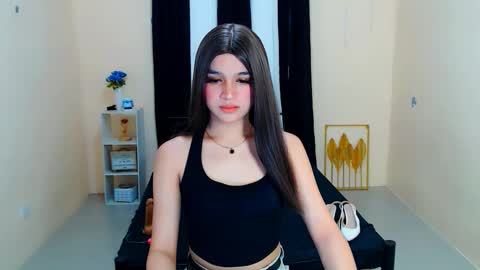 Snapshot of lux_white chatting on September 28, 3:24 am queen lux online show from September 28, 3:24 am