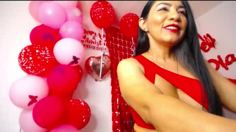 luzcastillo07 online show from September 21, 4:44 am