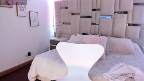 lya_brown online show from November 12, 3:21 pm