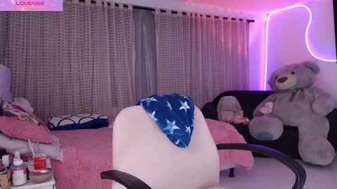 Snapshot of lyann_ chatting on October 22, 2:49 am Lyann online show from October 22, 2:49 am