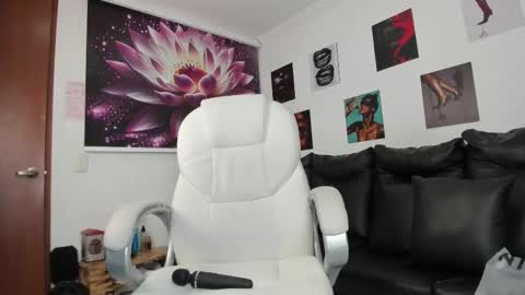 Snapshot of lycoris_ chatting on October 7, 9:52 pm Lycoris online show from October 7, 9:52 pm