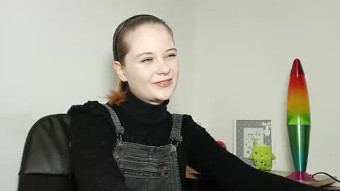 Snapshot of lydiasunny chatting on October 16, 6:21 pm Lydia online show from October 16, 6:21 pm