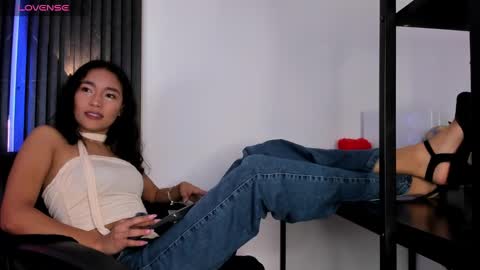 Snapshot of lyhana_lee chatting on February 9, 2:50 pm Lyhana Lee online show from February 9, 2:50 pm