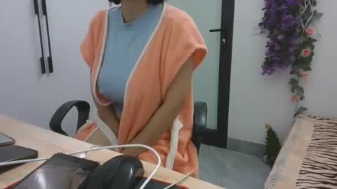 lyli_99 online show from November 28, 10:18 am