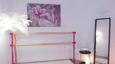 Lyly   online show from March 4, 5:32 am