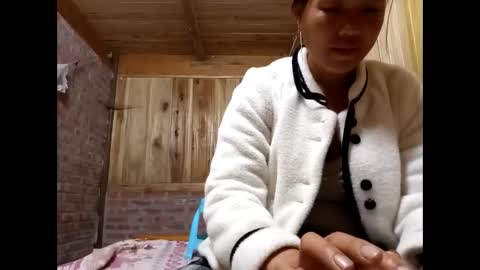 lyn_eva online show from May 3, 11:52 pm