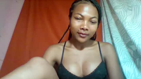 lyndah19 online show from December 4, 11:12 am