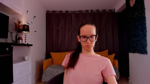 Sara online show from February 9, 4:07 pm