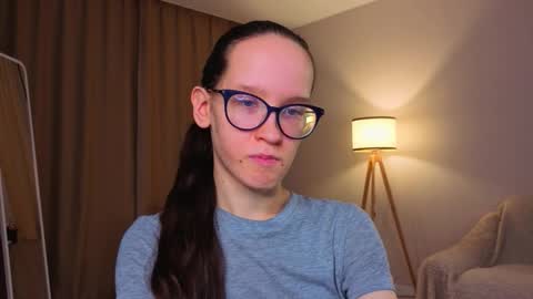 Sara online show from January 10, 4:33 pm