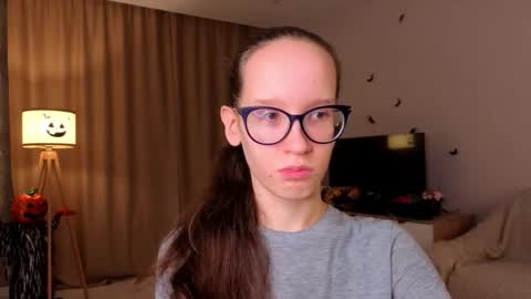 Sara online show from November 7, 4:12 pm