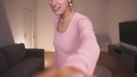  LYNN  online show from March 22, 6:08 am