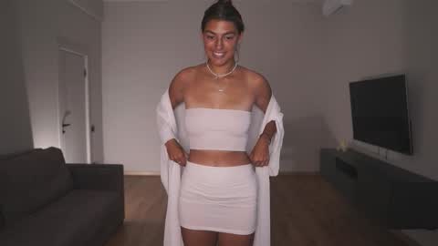  LYNN  online show from February 28, 6:24 am