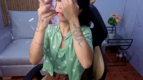 lynn_turner_ online show from February 3, 1:05 pm