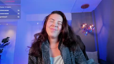 Snapshot of lyssa_muller chatting on December 27, 11:17 am Lyssa Everyday From 0700 to 1630 Col Time online show from December 27, 11:17 am