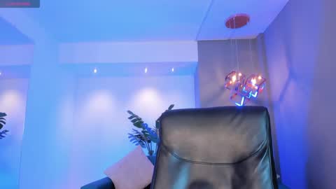 Snapshot of lyssa_muller chatting on December 21, 12:27 pm Lyssa Everyday From 0700 to 1630 Col Time online show from December 21, 12:27 pm