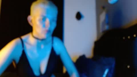 Noah Askew online show from December 17, 7:34 am