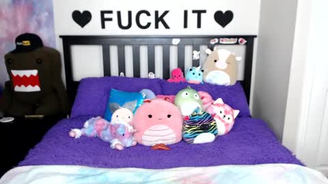 Mackenzie Wolfe online show from March 12, 6:07 am