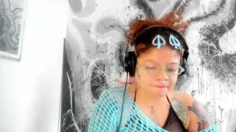 Snapshot of madam_sativa chatting on October 30, 6:09 pm di online show from October 30, 6:09 pm