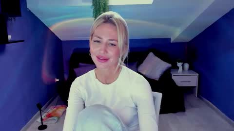 Evelyn online show from September 28, 6:42 am