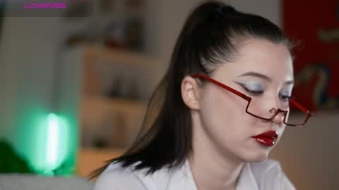 Maddi online show from May 11, 1:18 am