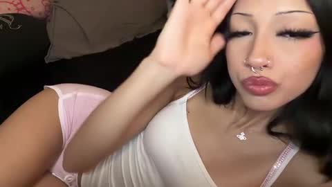 maddiexbell online show from July 15, 4:50 am