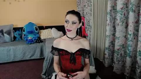 Maddison Summer online show from September 14, 9:45 pm