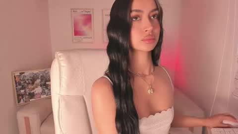 Snapshot of maddy_bronw chatting on October 20, 10:24 pm Maddy online show from October 20, 10:24 pm
