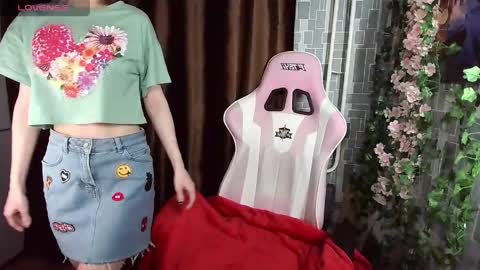 madelaines online show from April 26, 4:05 pm