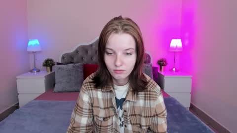 Snapshot of madelaines chatting on September 13, 9:39 am madelaines online show from September 13, 9:39 am