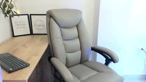 Madeleine  online show from September 12, 1:28 am