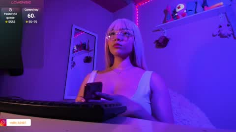 Madeline  online show from January 14, 11:58 pm