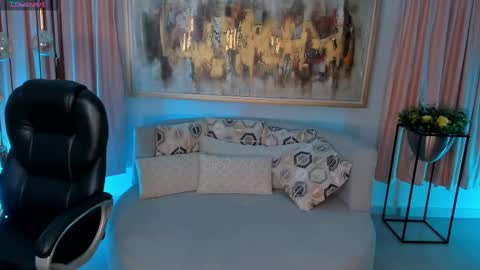 Madeline online show from February 12, 7:44 am