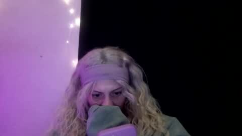 madeline online show from November 18, 10:22 pm